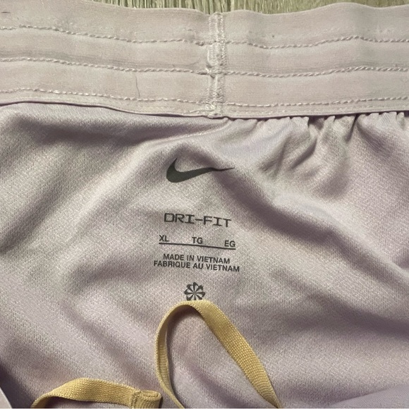 Nike Tempo Luxe Running Shorts Women’s XL Logo Print NWOT - Picture 3 of 5